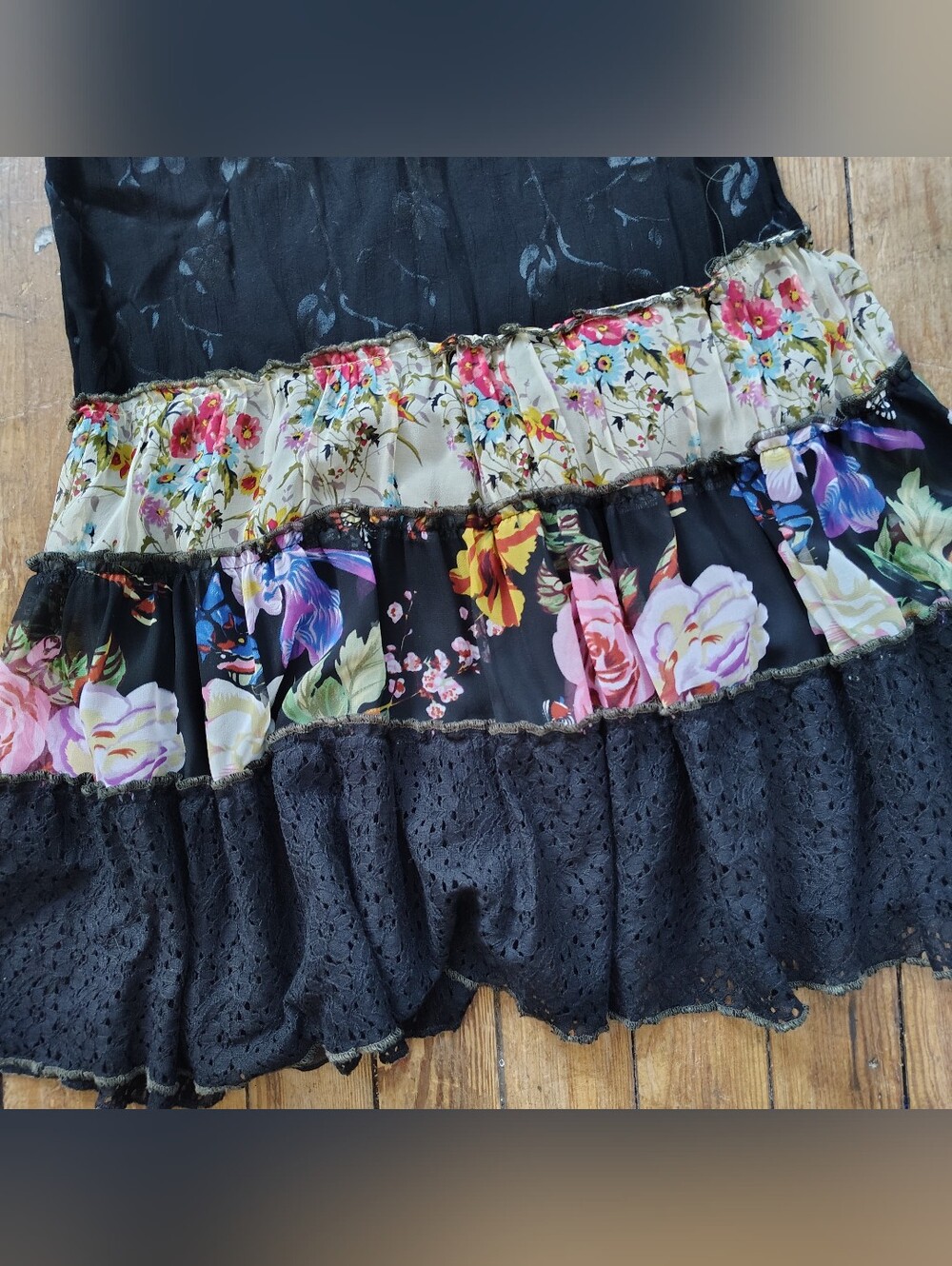 90s Y2K Vintage Black & Floral Tiered Maxi Skirt Peasant Whimsigoth Boho Large - Picture 2 of 7